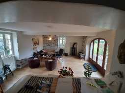 Superb Bearnaise Property and Maison d'Hotes in the rolling foothills of the Pyrenees. 